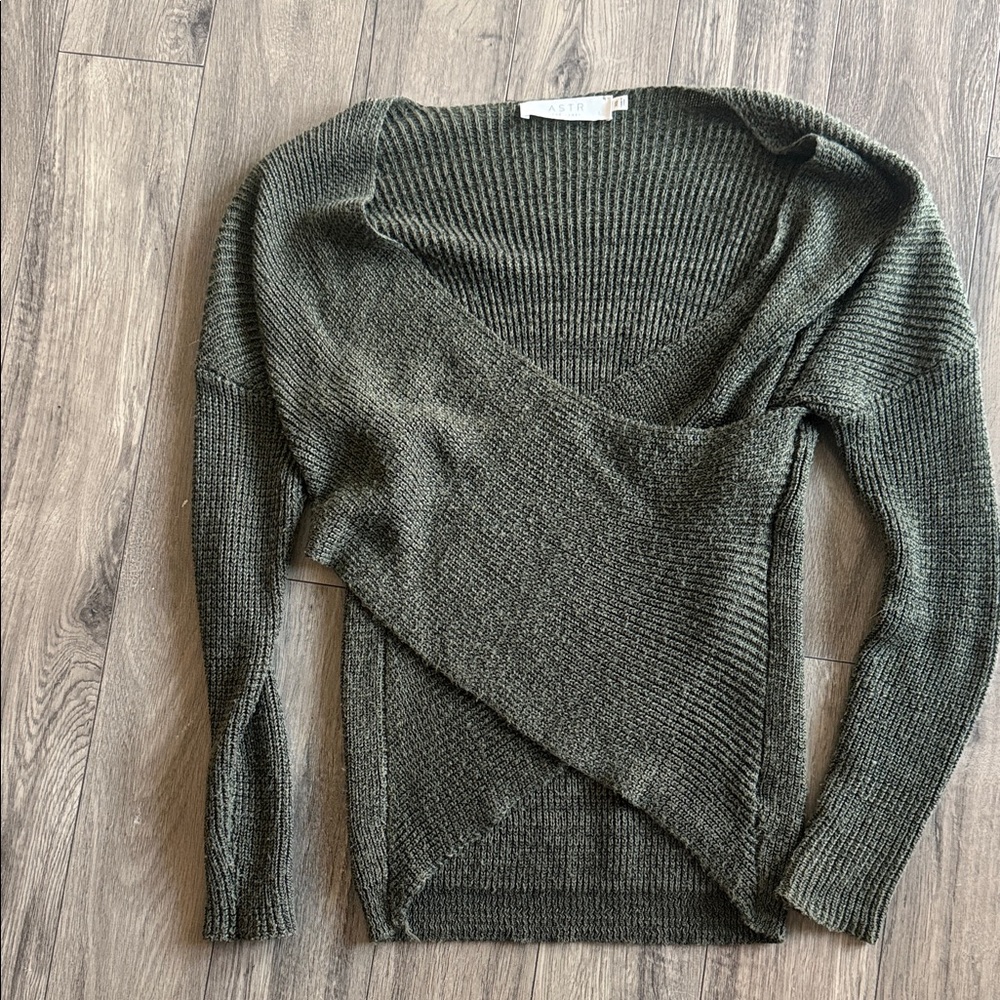 Astr Olive Green Ribbed V-Neck Sweater